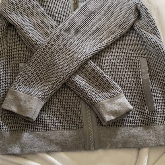 Calvin Klein - Picture 3 of 4